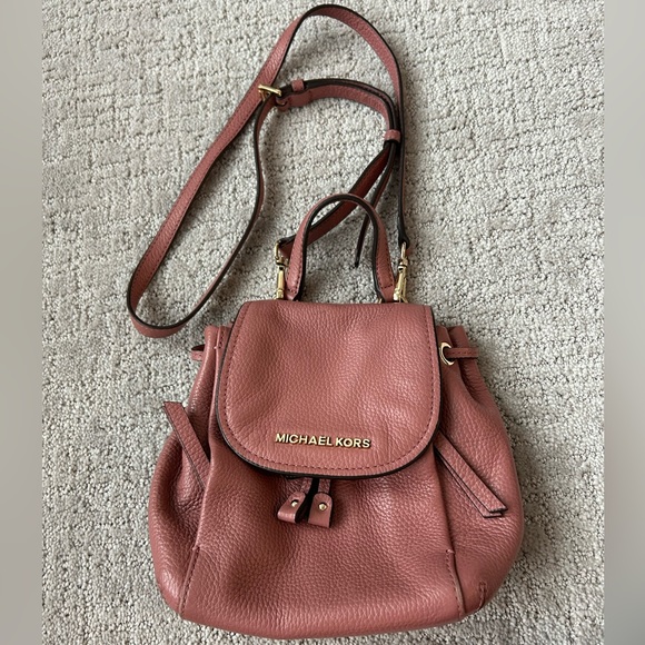 Michael Kors - Picture 2 of 4